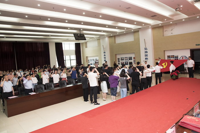 图片 4.jpg 图片 4.jpg